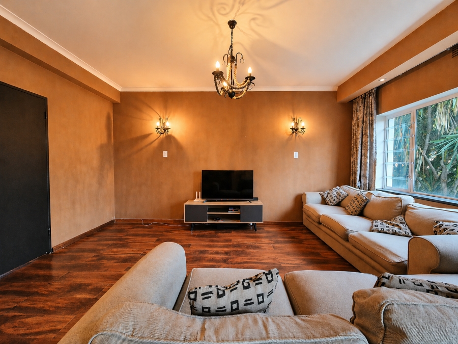 3 Bedroom Property for Sale in Wynberg Upper Western Cape
